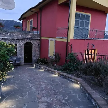 مزرعة للإقامة Il Nido Tra Gli Ulivi